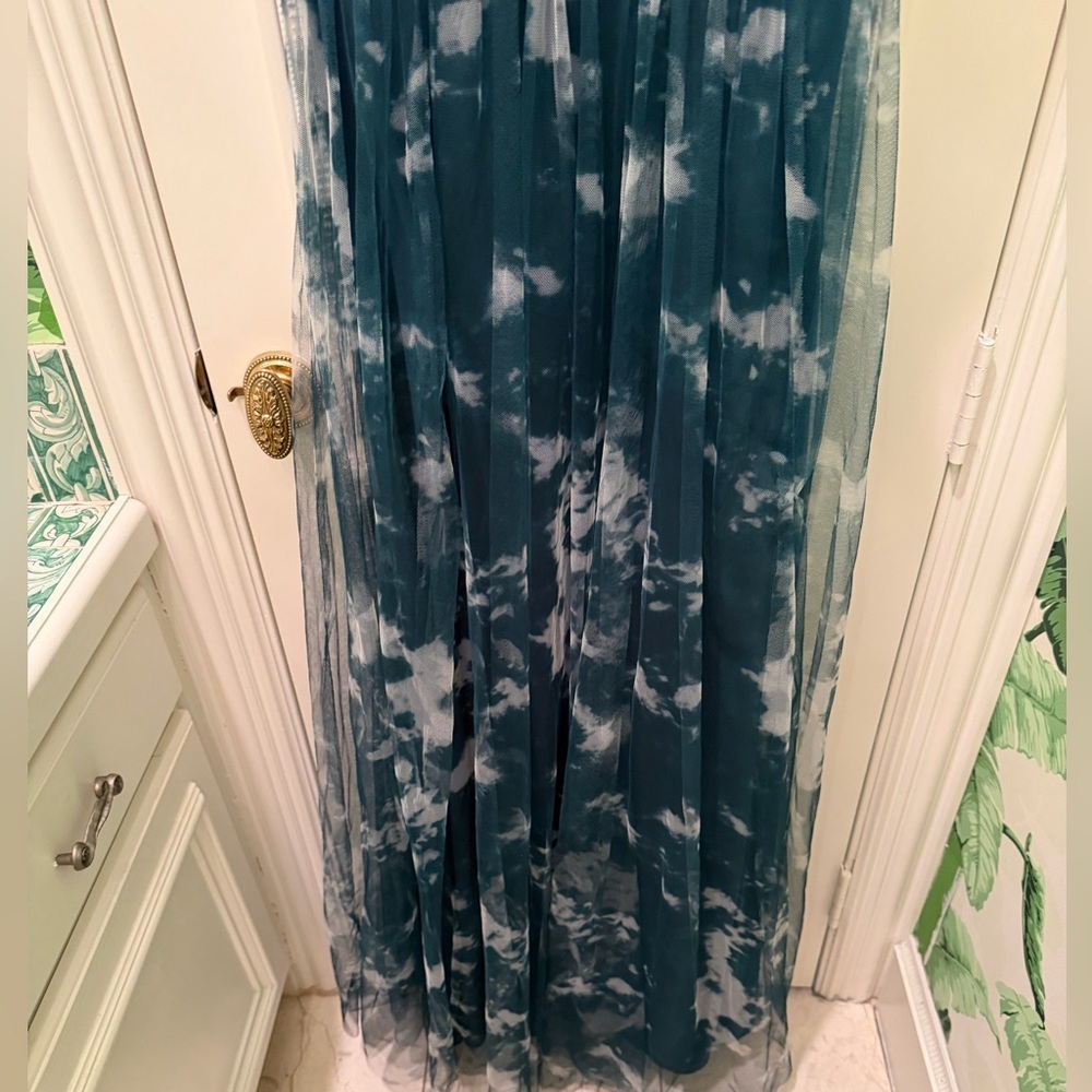 NWT Lulus Elegant Moments tye dye Tulle mesh open slit maxi dress Size M - Picture 7 of 10
